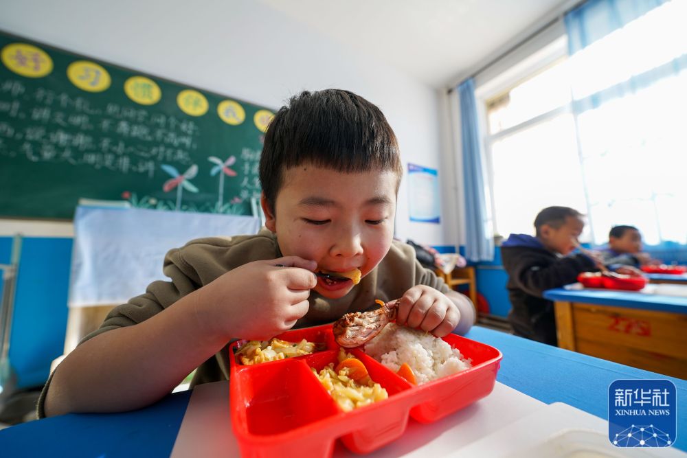 12.06中小学2.jpg